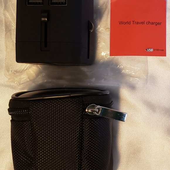 World International Travel Adapter Universal Power Adapter - Picture 6 of 7